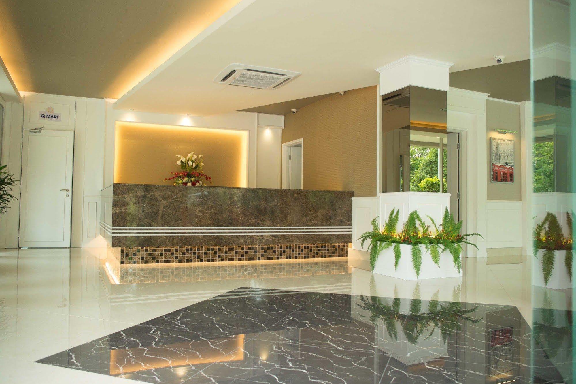 Qlassic Hotel Sepang Esterno foto